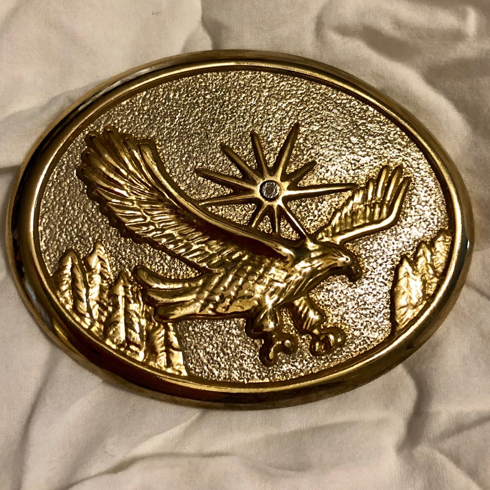 🦅Eagle adorned vintage belt buckle 🦅